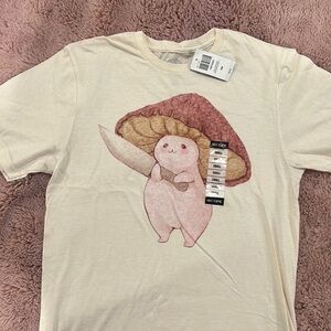 Cute unworn hot topic shirt